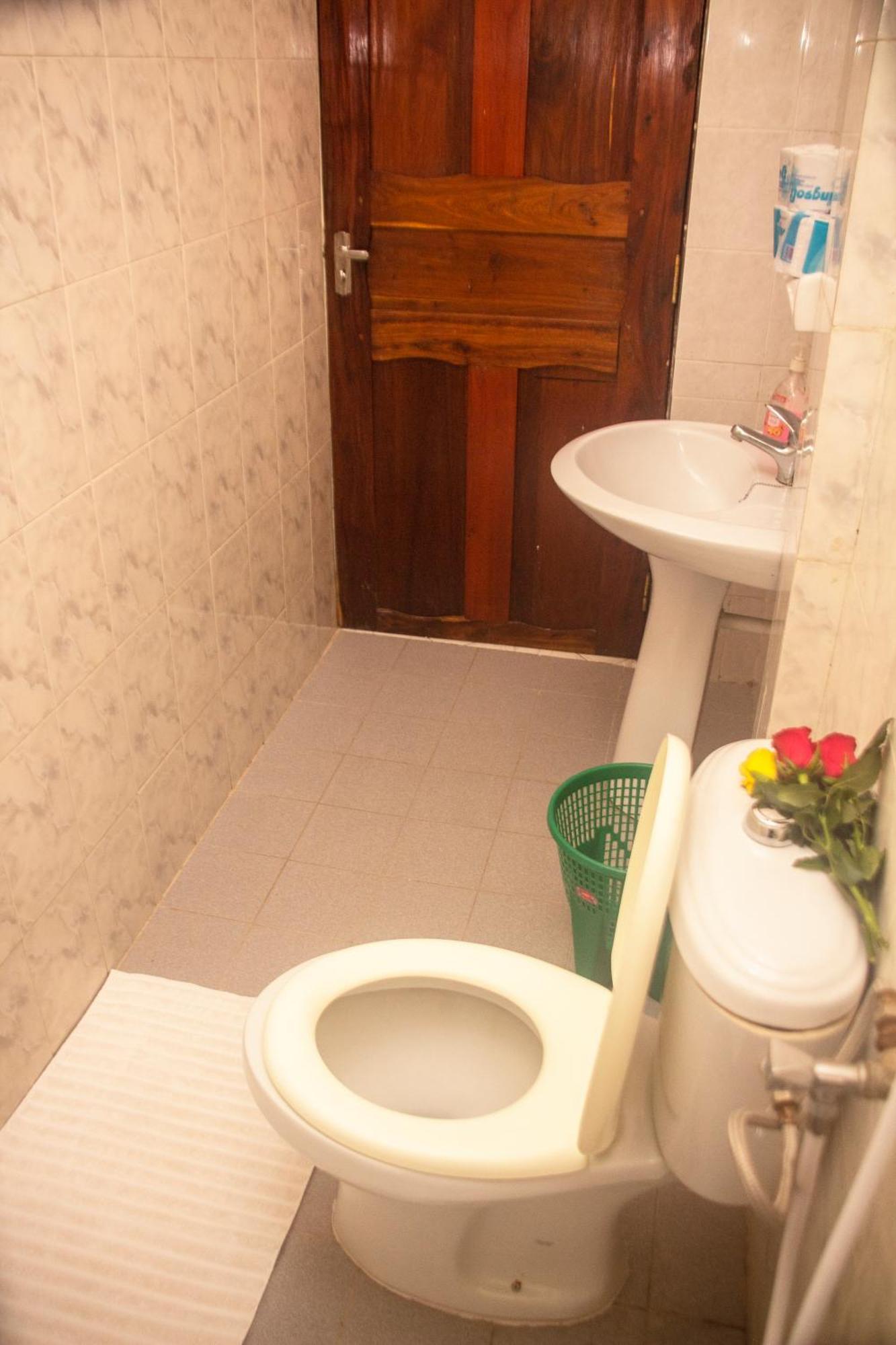 Wakawaka Hostel أروشا الغرفة الصورة